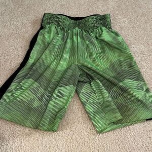 SIZE SMALL 8 XERSION SHORTS